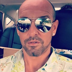 Meet your Posher, Todd